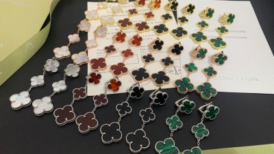 반ㅋ리프 빈티지 알함브라 3모션 클립 이어링 자개