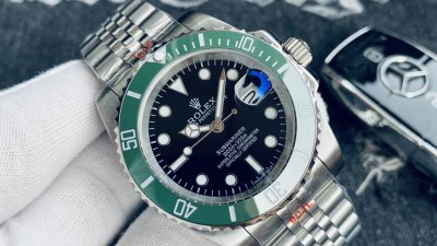 롤*스 서브마리너 스타벅스