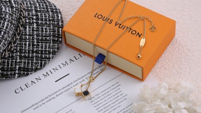 루ㅇ비통 다이스 펜던트 목걸이