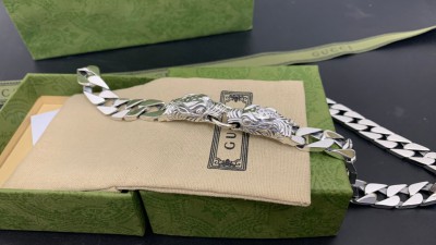 구ㅉ 인터로킹 더블펠린 헤드 체인 펜던트 목걸이