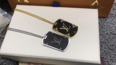 루ㅇ비통 모노그램 이클립스 플레이트 펜던트 목걸이