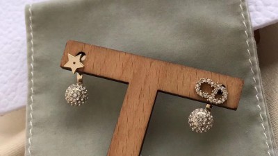 디ㅇ CD 트라이벌 이어링