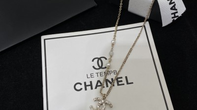 샤ㄴ CC 크리스탈 진주 목걸이