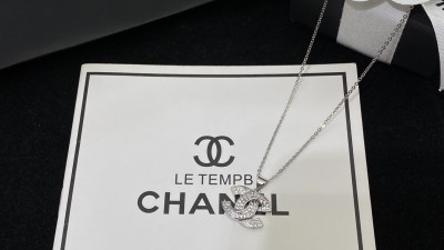 샤ㄴ CC 라인스톤 목걸이