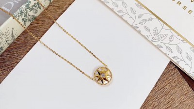 디ㅇ 로즈드방 목걸이