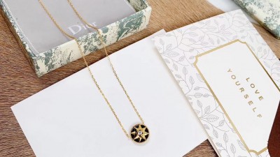 디ㅇ 로즈드방 목걸이