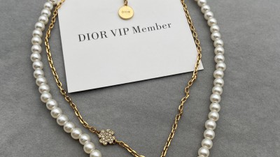 디ㅇ 자도르 목걸이