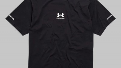 발ㄹ시아가 X 언더아머 오버사이즈 핏 티셔츠