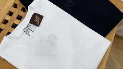 로ㅇ베 아나그램 자수 티셔츠 2컬러