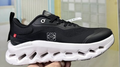 로ㅇ베 x 온 러닝 클라우드틸트 2.0 블랙