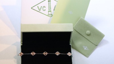 반ㅋ리프 빈티지 알함브라 5모티브 브레이슬릿 2024홀리데이 리미티드