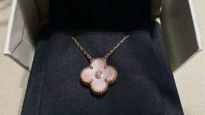 반ㅋ리프 빈티지 알함브라 목걸이 2025홀리데이 리미티드