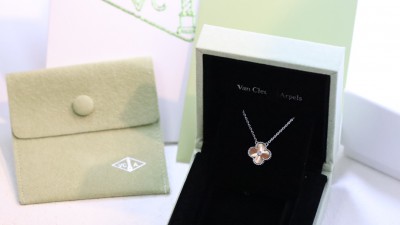 반ㅋ리프 빈티지 알함브라 목걸이 2024홀리데이 리미티드