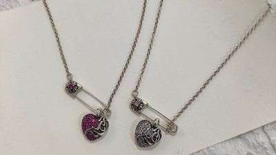 크ㄹ하츠 세이프티핀 하트참 목걸이