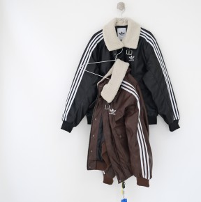 [공용] 아ㄷ다스 오리지널 PU PAD JKT 캐주얼 루즈핏 무스탕 레더 자켓 2컬러