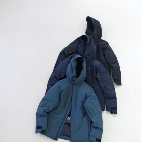 [공용] 헬ㄹ한센 솔리드 컬러 후드 다운 자켓 3컬러